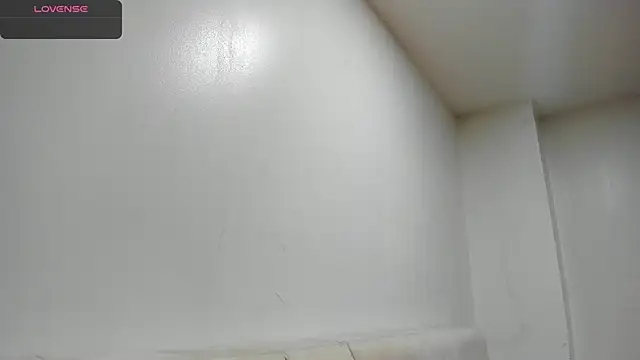 Snapshot of AbrilSonne chatting on March 2025 08:27:01 PM AbrilSonne online show from March 2025 08:27:01 PM