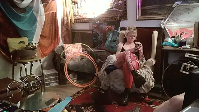 Snapshot of SilverandFox chatting on February 2025 09:42:01 AM SilverandFox online show from February 2025 09:42:01 AM