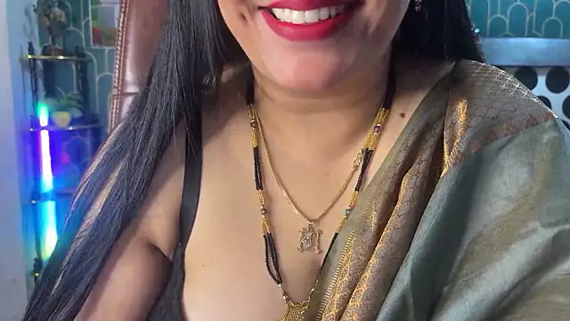 Snapshot of FlatVincy4 chatting on February 2026 05:04:01 AM FlatVincy4 online show from February 2026 05:04:01 AM