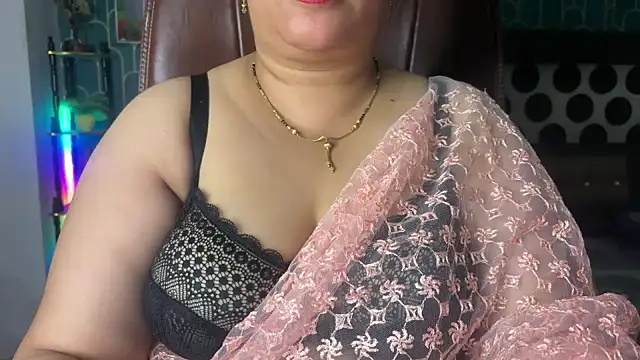 Snapshot of FlatVincy4 chatting on February 2026 03:31:02 PM FlatVincy4 online show from February 2026 03:31:02 PM