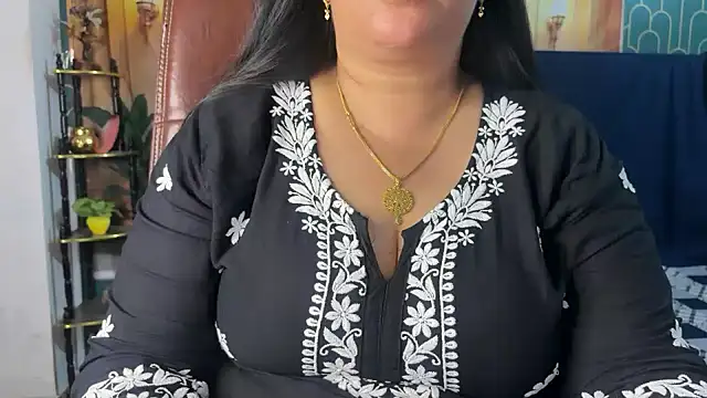 Snapshot of FlatVincy4 chatting on April 2026 04:24:01 PM FlatVincy4 online show from April 2026 04:24:01 PM