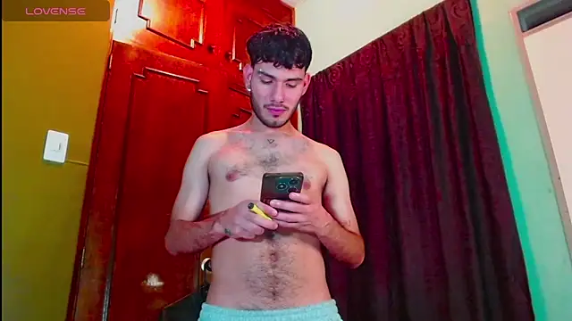 gato444  online show from January 2025 05:00:01 AM