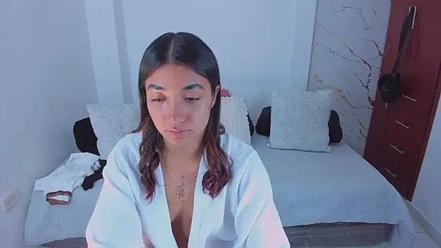 martina roldam online show from April 2026 12:54:02 AM