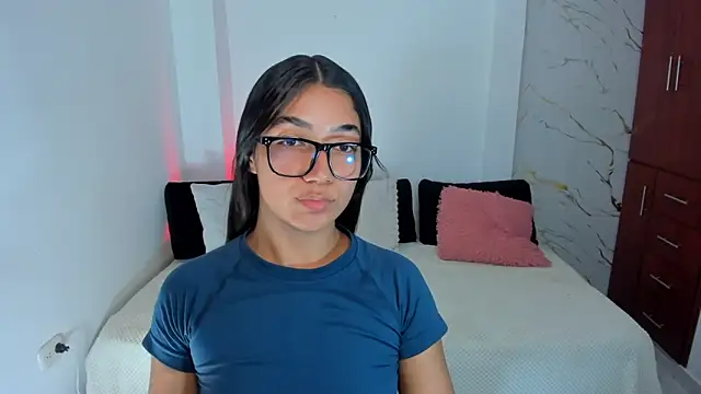 martina roldam online show from May 2026 07:37:02 AM