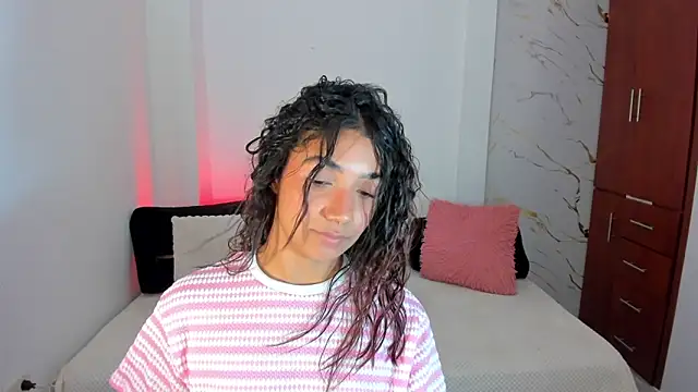martina roldam online show from May 2026 03:02:02 AM
