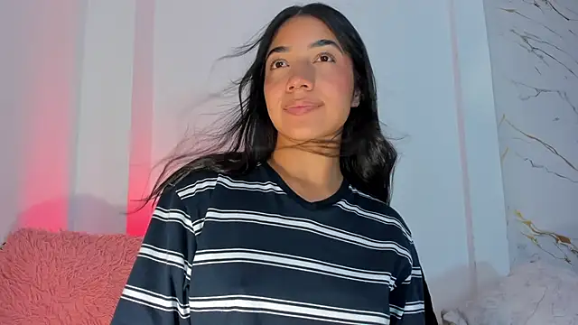Snapshot of martina_roldam chatting on June 2026 06:52:02 AM martina roldam online show from June 2026 06:52:02 AM