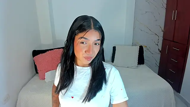 Snapshot of martina_roldam chatting on June 2026 01:16:01 AM martina roldam online show from June 2026 01:16:01 AM