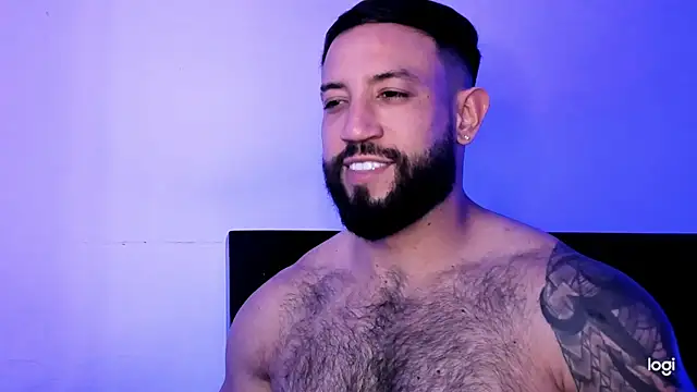 Snapshot of BradLeon_ chatting on March 2025 09:45:01 PM BradLeon online show from March 2025 09:45:01 PM