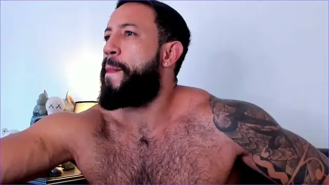 Snapshot of BradLeon_ chatting on November 2025 07:38:01 PM BradLeon online show from November 2025 07:38:01 PM