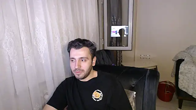 Snapshot of handsomeee04 chatting on May 2026 11:34:01 PM handsomeee04 online show from May 2026 11:34:01 PM