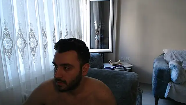 Snapshot of handsomeee04 chatting on June 2026 04:05:01 PM handsomeee04 online show from June 2026 04:05:01 PM