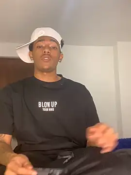 Boy cock18 online show from November 2025 07:53:01 AM