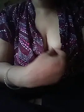 Snapshot of Soniya_444 chatting on May 2026 01:39:01 PM Soniya 444 online show from May 2026 01:39:01 PM