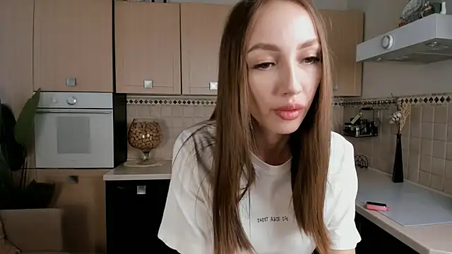 Snapshot of LinnGaillard chatting on December 2024 07:29:02 AM LinnGaillard online show from December 2024 07:29:02 AM