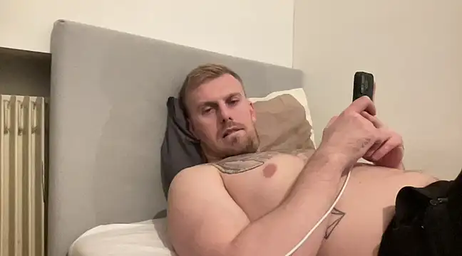 BulkAndTattoos online show from December 2024 07:49:02 PM