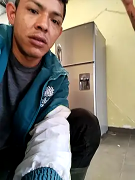 Snapshot of crazysex095 chatting on February 2025 12:16:01 PM crazysex095 online show from February 2025 12:16:01 PM