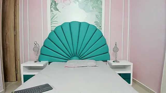 Daphne Fox  online show from January 2025 02:11:01 AM