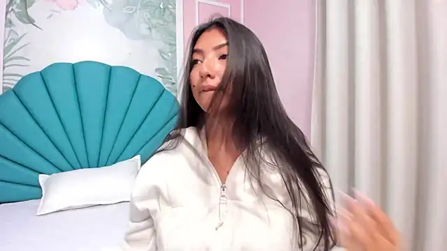 Daphne Fox  online show from March 2025 02:15:02 AM