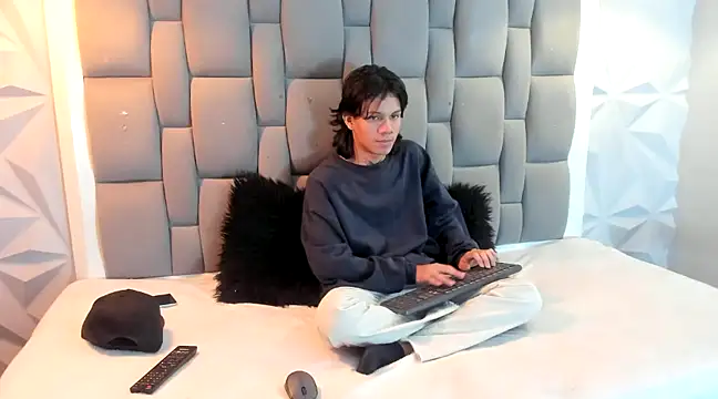 andy dan18 online show from February 2025 02:46:01 PM