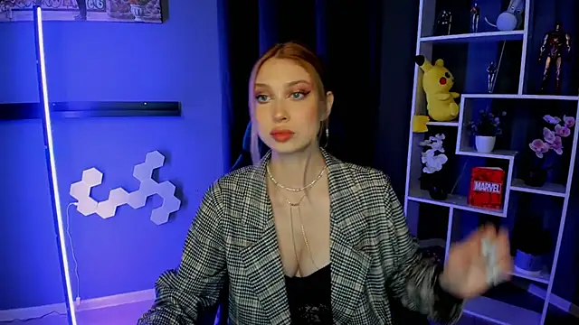 ElmaLee online show from December 2024 06:16:01 PM