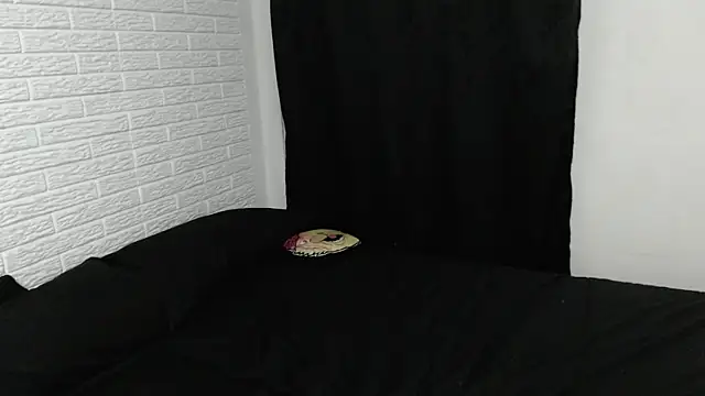 Snapshot of rousstattoo chatting on January 2025 05:16:02 AM rousstattoo online show from January 2025 05:16:02 AM