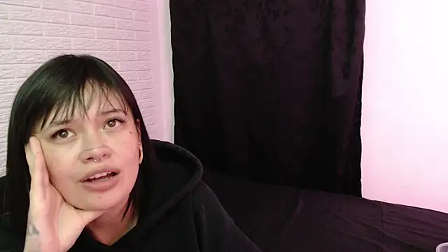 Snapshot of rousstattoo chatting on January 2025 05:20:01 AM rousstattoo online show from January 2025 05:20:01 AM