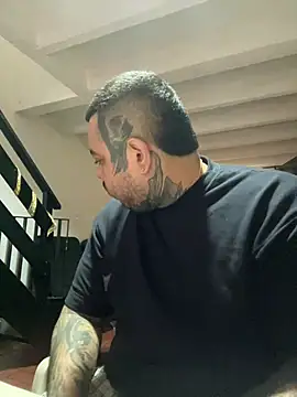 Snapshot of El_Titan1998 chatting on January 2025 03:01:01 PM El Titan1998 online show from January 2025 03:01:01 PM