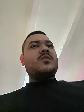 Snapshot of El_Titan1998 chatting on February 2025 03:41:02 PM El Titan1998 online show from February 2025 03:41:02 PM