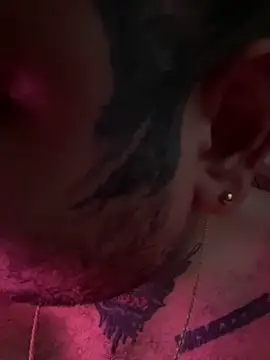 Snapshot of El_Titan1998 chatting on February 2025 02:03:02 PM El Titan1998 online show from February 2025 02:03:02 PM