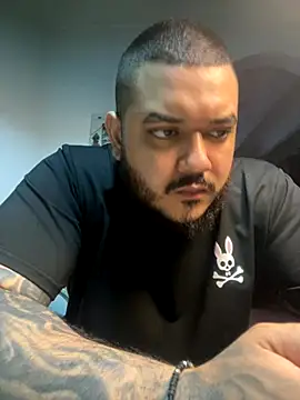 Snapshot of El_Titan1998 chatting on November 2025 11:23:02 AM El Titan1998 online show from November 2025 11:23:02 AM