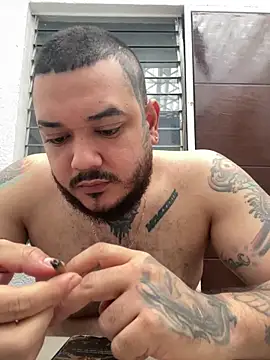 Snapshot of El_Titan1998 chatting on December 2025 12:43:02 PM El Titan1998 online show from December 2025 12:43:02 PM