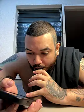 Snapshot of El_Titan1998 chatting on December 2025 11:59:01 AM El Titan1998 online show from December 2025 11:59:01 AM