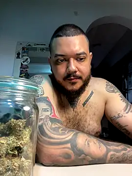 Snapshot of El_Titan1998 chatting on December 2025 12:09:01 PM El Titan1998 online show from December 2025 12:09:01 PM