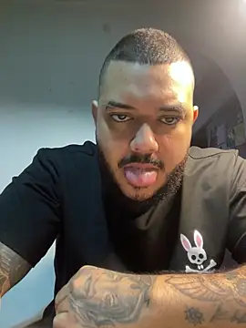 Snapshot of El_Titan1998 chatting on December 2025 12:12:02 PM El Titan1998 online show from December 2025 12:12:02 PM