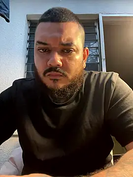 Snapshot of El_Titan1998 chatting on January 2026 10:47:02 PM El Titan1998 online show from January 2026 10:47:02 PM