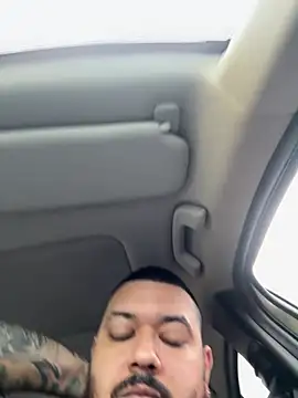 Snapshot of El_Titan1998 chatting on January 2026 02:44:01 PM El Titan1998 online show from January 2026 02:44:01 PM