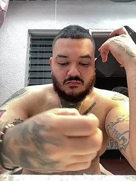 Snapshot of El_Titan1998 chatting on February 2026 12:15:01 PM El Titan1998 online show from February 2026 12:15:01 PM