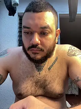 Snapshot of El_Titan1998 chatting on February 2026 12:06:02 PM El Titan1998 online show from February 2026 12:06:02 PM