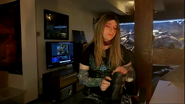 Snapshot of DYasmin69 chatting on November 2025 06:59:02 PM DYasmin69 online show from November 2025 06:59:02 PM