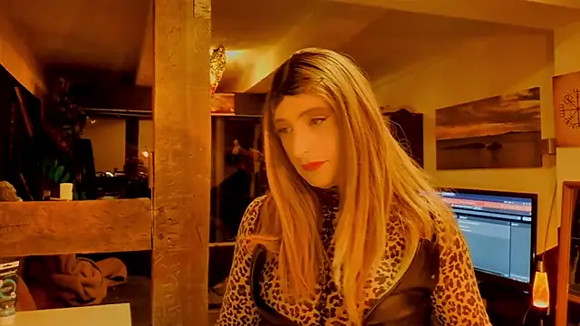 Snapshot of DYasmin69 chatting on April 2026 11:02:01 PM DYasmin69 online show from April 2026 11:02:01 PM