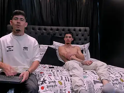 Snapshot of hell_twink chatting on February 2026 09:11:02 PM hell twink online show from February 2026 09:11:02 PM