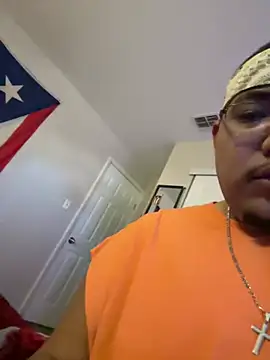 Snapshot of cloudy_couple444 chatting on February 2025 03:07:01 PM cloudy couple444 online show from February 2025 03:07:01 PM