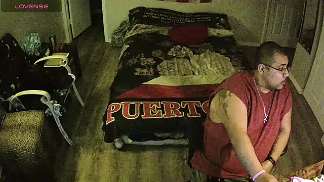 Snapshot of cloudy_couple444 chatting on February 2025 06:36:02 AM cloudy couple444 online show from February 2025 06:36:02 AM