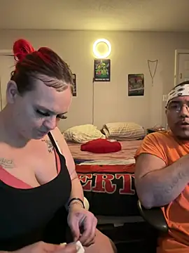 Snapshot of cloudy_couple444 chatting on March 2025 08:37:01 AM cloudy couple444 online show from March 2025 08:37:01 AM