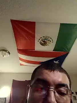 Snapshot of cloudy_couple444 chatting on September 2025 08:03:01 PM cloudy couple444 online show from September 2025 08:03:01 PM