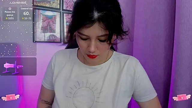 Carolina Burninng online show from September 2025 08:45:01 PM