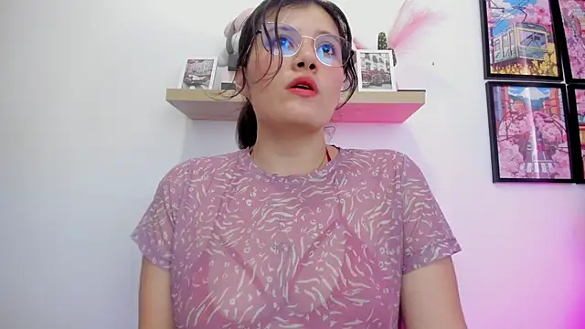 Carolina Burninng online show from September 2025 08:58:02 PM