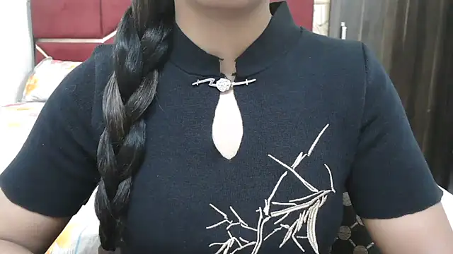 Somiya87 online show from April 2026 06:57:02 PM