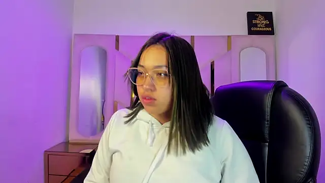IsabellRodriguez18 online show from April 2026 03:45:02 AM