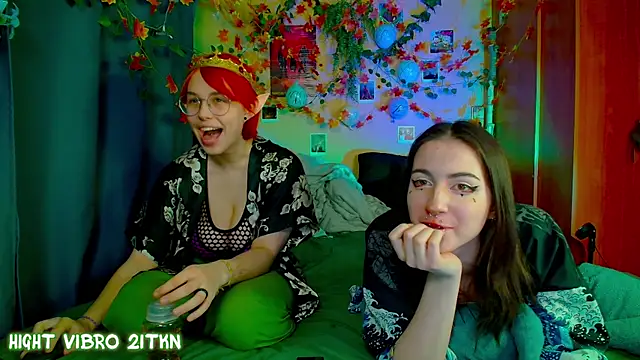 TrickyKitsune online show from November 2025 03:33:02 PM